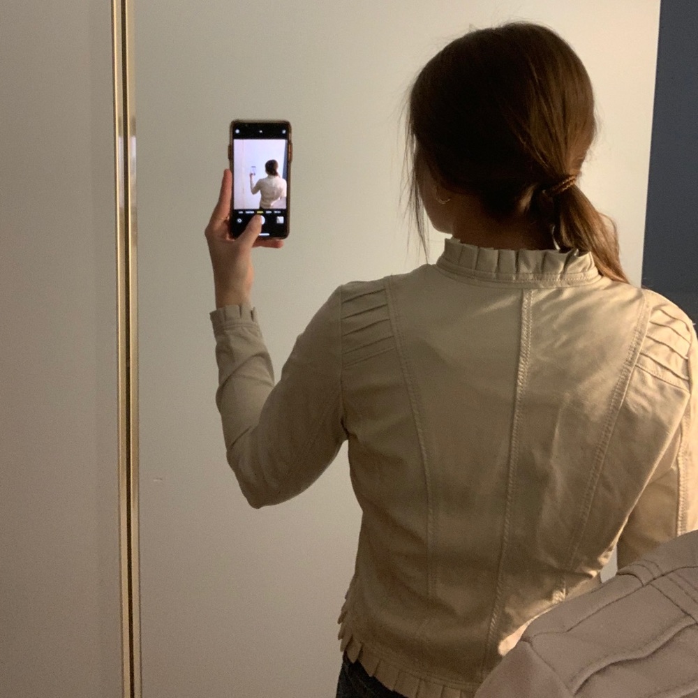 Ruffle Jacket - Picture 4 of 4